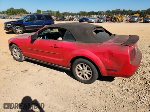 ✅ 2007 Ford Mustang Deluxe • VIN: 1ZVFT84N375330618 • Lot: 82506165. Wystawiony na Copart z przebiegiem 218 655 mil. Bezpłatny archiwum sprzedaży aukcyjnych z USA i szczegółowy raport historii pojazdu na DreamBid. Zdjęcie 2.