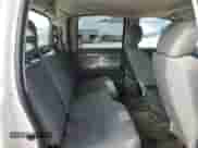 2006 Dodge Dakota SLT z VIN 1D7HE48KX6S576070, wystawiony jako Copart lot #57799605 z przebiegiem 236 035 mil mil oraz Szkoda całkowita • Salvage title. Historia ofert i sprzedaży dostępna na DreamBid. Obrazek 10.