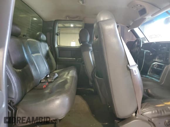 ✅ 2003 Chevrolet Silverado 2500HD LS • VIN: 1GCHC29U03E169549 • Лот: 61552235. Опубликован ранее на Copart с пробегом 364 288 миль. Бесплатный доступ к архиву аукционных продаж из США и подробный отчёт об истории автомобиля на DreamBid. Изображение 10.