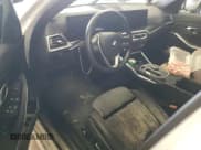 ✅ 2024 BMW 3 Series 330i xDrive • VIN: 3MW89FF05R8E16774 • Лот: 69274505. Опубликован ранее на Copart с пробегом 13 878 миль. Бесплатный доступ к архиву аукционных продаж из США и подробный отчёт об истории автомобиля на DreamBid. Изображение 8.