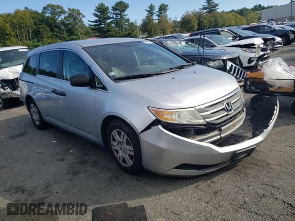 ✅ 2011 Honda Odyssey LX • VIN: 5FNRL5H26BB066624 • Lot: 84026585. Listed on Copart with Not provided. Free auction sales archive from the USA and detailed vehicle history report at DreamBid. Image 4.
