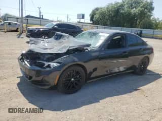2023 BMW 3 Series 330i z VIN 3MW69FF00P8D23360, wystawiony jako Copart lot #71979715 z przebiegiem Nie podano mil oraz Szkoda całkowita • Salvage title. Historia ofert i sprzedaży dostępna na DreamBid. Obrazek 1.
