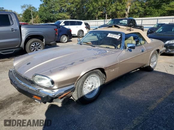 ✅ 1992 Jaguar XJS • VIN: SAJNW4841NC185735 • Лот: 81321374. Опубликован ранее на Copart с пробегом 13 920 миль. Бесплатный доступ к архиву аукционных продаж из США и подробный отчёт об истории автомобиля на DreamBid. Изображение 1.