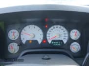 ✅ 2008 Dodge 1500 ST • VIN: 1D7HU18288J165213 • Lot: 43489605. Wystawiony na IAAI z przebiegiem 276 496 mil. Bezpłatny archiwum sprzedaży aukcyjnych z USA i szczegółowy raport historii pojazdu na DreamBid. Zdjęcie 7.