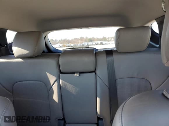 ✅ 2015 Hyundai Santa Fe • VIN: 5XYZU3LA2FG268360 • Лот: 68670762. Опубликован ранее на Copart с пробегом 70 384 миль. Бесплатный доступ к архиву аукционных продаж из США и подробный отчёт об истории автомобиля на DreamBid. Изображение 10.