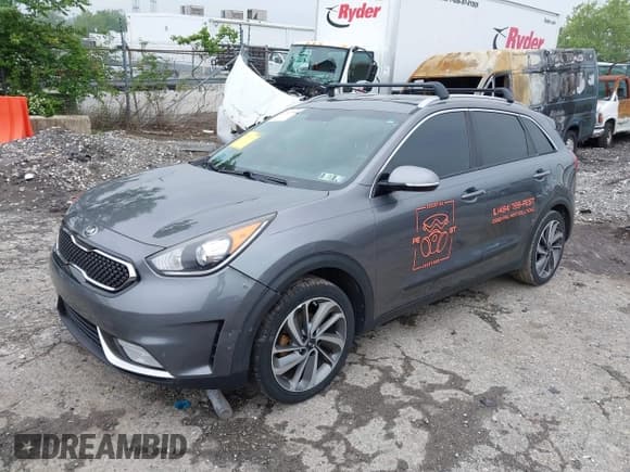 ✅ 2017 Kia Niro Touring • VIN: KNDCE3LC6H5081574 • Lot: 42247796. Listed on IAAI with 215,352 mi. Free auction sales archive from the USA and detailed vehicle history report at DreamBid. Image 2.