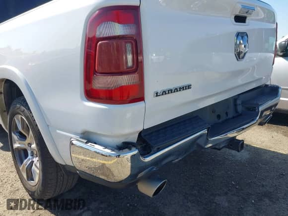 2020 Ram 1500 Laramie с VIN 1C6RREJT1LN304942, выставлен на аукционе IAAI как лот 43250286 с пробегом 96 120 миль миль и . История ставок и продаж доступна на DreamBid. Изображение 19.