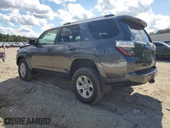 ✅ 2021 Toyota 4Runner SR5 • VIN: JTEMU5JR0M5886552 • Lot: 82254915. Listed on Copart with 85,138 mi. Free auction sales archive from the USA and detailed vehicle history report at DreamBid. Image 2.