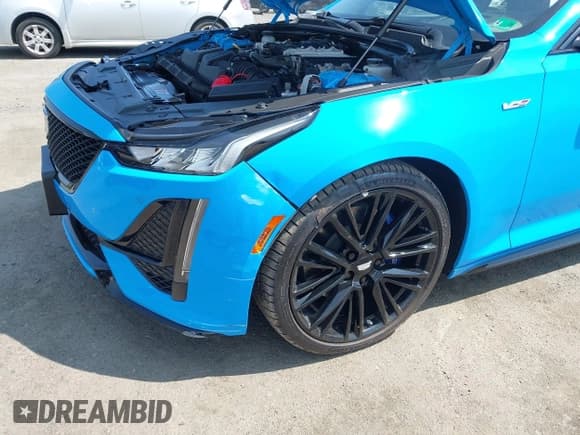 ✅ 2022 Cadillac CT5-V • VIN: 1G6DR5RW2N0119660 • Lot: 43158442. Wystawiony na IAAI z przebiegiem 46 566 mil. Bezpłatny archiwum sprzedaży aukcyjnych z USA i szczegółowy raport historii pojazdu na DreamBid. Zdjęcie 6.