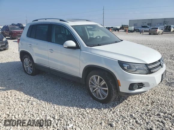 ✅ 2016 Volkswagen Tiguan SEL • VIN: WVGAV7AX5GW527948 • Лот: 44321185. Опубликован ранее на Copart с пробегом 58 972 миль. Бесплатный доступ к архиву аукционных продаж из США и подробный отчёт об истории автомобиля на DreamBid. Изображение 4.