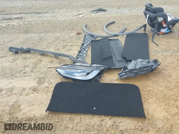 ✅ 2023 Tesla Model X • VIN: 7SAXCAE5XPF410917 • Лот: 43244040. Опубликован ранее на IAAI с пробегом Не указан. Бесплатный доступ к архиву аукционных продаж из США и подробный отчёт об истории автомобиля на DreamBid. Изображение 11.