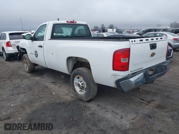 ✅ 2011 Chevrolet Silverado 2500HD Work Truck • VIN: 1GC0CVCG1BF221541 • Lot: 41500957. Wystawiony na IAAI z przebiegiem 206 866 mil. Bezpłatny archiwum sprzedaży aukcyjnych z USA i szczegółowy raport historii pojazdu na DreamBid. Zdjęcie 3.