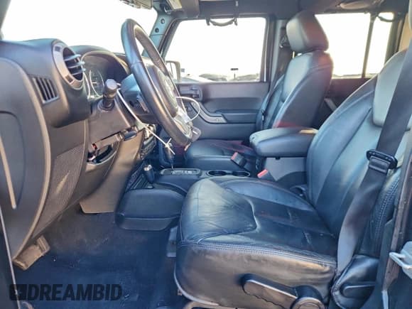 ✅ 2013 Jeep Wrangler Unlimited Sahara • VIN: 1C4BJWEG5DL565377 • Лот: 93470125. Опубликован ранее на Copart с пробегом 62 348 миль. Бесплатный доступ к архиву аукционных продаж из США и подробный отчёт об истории автомобиля на DreamBid. Изображение 7.