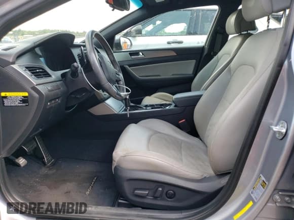 ✅ 2017 Hyundai Sonata Sport • VIN: 5NPE34AB7HH552565 • Lot: 52056263. Listed on Copart with 129,057 mi. Free auction sales archive from the USA and detailed vehicle history report at DreamBid. Image 7.