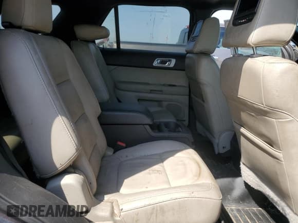 ✅ 2015 Ford Explorer XLT • VIN: 1FM5K8D8XFGC63722 • Lot: 54182185. Wystawiony na Copart z przebiegiem 244 650 mil. Bezpłatny archiwum sprzedaży aukcyjnych z USA i szczegółowy raport historii pojazdu na DreamBid. Zdjęcie 11.