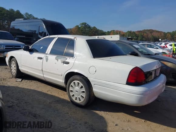✅ 2006 Ford Police Interceptor • VIN: 2FAHP71W56X117499 • Lot: 43650522. Wystawiony na IAAI z przebiegiem Nie podano. Bezpłatny archiwum sprzedaży aukcyjnych z USA i szczegółowy raport historii pojazdu na DreamBid. Zdjęcie 14.
