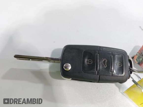 ✅ 2007 Volkswagen Beetle • VIN: 3VWSF31Y07M407379 • Lot: 42155490. Listed on IAAI with 118,898 mi. Free auction sales archive from the USA and detailed vehicle history report at DreamBid. Image 11.