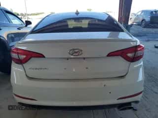 2015 Hyundai Sonata SE z VIN 5NPE24AF8FH191463, wystawiony jako Copart lot #82769105 z przebiegiem 133 312 mil mil oraz Czysty tytuł • Clean title. Historia ofert i sprzedaży dostępna na DreamBid. Obrazek 6.