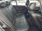 ✅ 2013 BMW 3 Series 328i • VIN: WBA3A5G51DNP22351 • Лот: 94703825. Опубликован ранее на Copart с пробегом 151 414 миль. Бесплатный доступ к архиву аукционных продаж из США и подробный отчёт об истории автомобиля на DreamBid. Изображение 10.