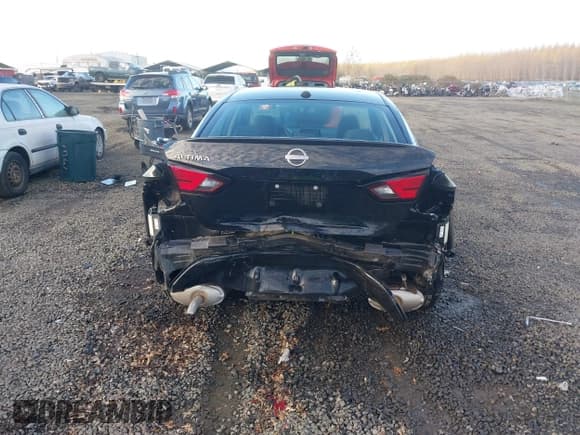 ✅ 2025 Nissan Altima SV • VIN: 1N4BL4DVXSN401788 • Lot: 43745365. Wystawiony na IAAI z przebiegiem 8 852 mil. Bezpłatny archiwum sprzedaży aukcyjnych z USA i szczegółowy raport historii pojazdu na DreamBid. Zdjęcie 17.