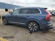 ✅ 2024 Volvo XC90 Plus Bright Theme • VIN: YV4H60CE0R1239450 • Lot: 86296665. Wystawiony na Copart z przebiegiem 15 184 mil. Bezpłatny archiwum sprzedaży aukcyjnych z USA i szczegółowy raport historii pojazdu na DreamBid. Zdjęcie 2.