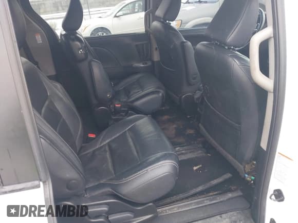 ✅ 2015 Toyota Sienna SE • VIN: 5TDXK3DC5FS583833 • Lot: 41577726. Listed on IAAI with 143,965 mi. Free auction sales archive from the USA and detailed vehicle history report at DreamBid. Image 8.