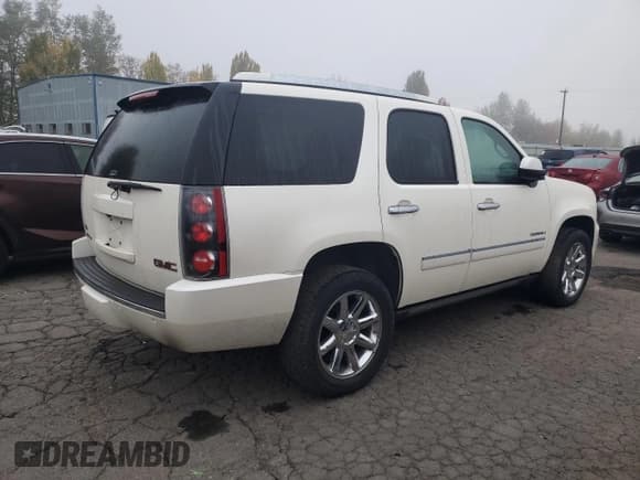 ✅ 2009 GMC Yukon Denali • VIN: 1GKFK03209R300541 • Лот: 82566255. Опубликован ранее на Copart с пробегом 102 401 миль. Бесплатный доступ к архиву аукционных продаж из США и подробный отчёт об истории автомобиля на DreamBid. Изображение 3.