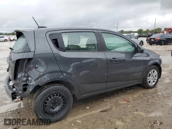 2020 Chevrolet Sonic LT z VIN 1G1JG6SB8L4125352, wystawiony jako Copart lot #51716304 z przebiegiem 38 875 mil mil oraz Szkoda całkowita • Salvage title. Historia ofert i sprzedaży dostępna na DreamBid. Obrazek 3.