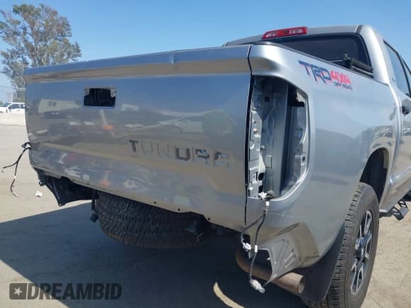 ✅ 2019 Toyota Tundra SR5 • VIN: 5TFDY5F16KX802781 • Lot: 42560986. Listed on IAAI with 59,268 mi. Free auction sales archive from the USA and detailed vehicle history report at DreamBid. Image 6.
