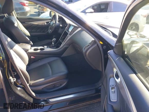 ✅ 2016 Infiniti Q50 Premium • VIN: JN1CV7AP4GM202283 • Lot: 43566904. Wystawiony na IAAI z przebiegiem 217 350 mil. Bezpłatny archiwum sprzedaży aukcyjnych z USA i szczegółowy raport historii pojazdu na DreamBid. Zdjęcie 5.