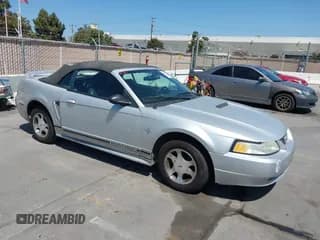 ✅ 2000 Ford Mustang • VIN: 1FAFP4444YF137094 • Лот: 43099895. Опубликован ранее на IAAI с пробегом Не указан. Бесплатный доступ к архиву аукционных продаж из США и подробный отчёт об истории автомобиля на DreamBid. Изображение 1.