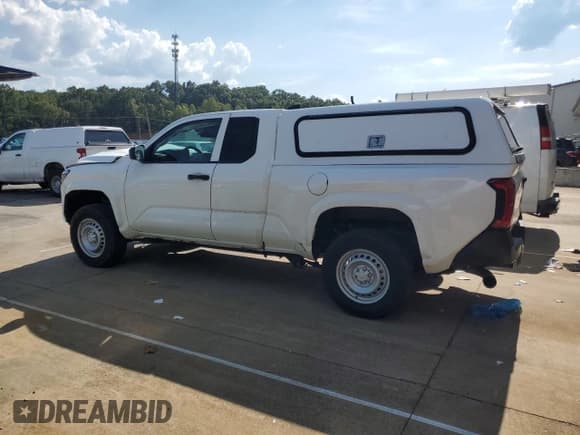 ✅ 2024 Toyota Tacoma SR • VIN: 3TYJDAHN5RT006499 • Lot: 70005175. Wystawiony na Copart z przebiegiem 30 593 mil. Bezpłatny archiwum sprzedaży aukcyjnych z USA i szczegółowy raport historii pojazdu na DreamBid. Zdjęcie 2.