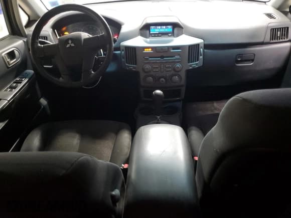 ✅ 2005 Mitsubishi Endeavor XLS • VIN: 4A4MN31S75E031981 • Lot: 59467095. Wystawiony na Copart z przebiegiem 211 477 mil. Bezpłatny archiwum sprzedaży aukcyjnych z USA i szczegółowy raport historii pojazdu na DreamBid. Zdjęcie 8.