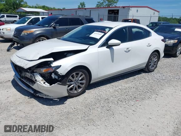 ✅ 2019 Mazda 3 • VIN: JM1BPABL7K1123048 • Лот: 42645444. Опубликован ранее на IAAI с пробегом 93 183 миль. Бесплатный доступ к архиву аукционных продаж из США и подробный отчёт об истории автомобиля на DreamBid. Изображение 2.