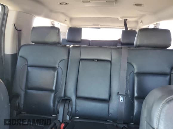 ✅ 2016 Chevrolet Suburban LT • VIN: 1GNSCHKC5GR141844 • Lot: 80741444. Wystawiony na Copart z przebiegiem 274 657 mil. Bezpłatny archiwum sprzedaży aukcyjnych z USA i szczegółowy raport historii pojazdu na DreamBid. Zdjęcie 10.