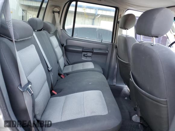 ✅ 2004 Ford Explorer Sport Trac XLS • VIN: 1FMZU67K34UC21852 • Lot: 91865945. Listed on Copart with 105,387 mi. Free auction sales archive from the USA and detailed vehicle history report at DreamBid. Image 10.