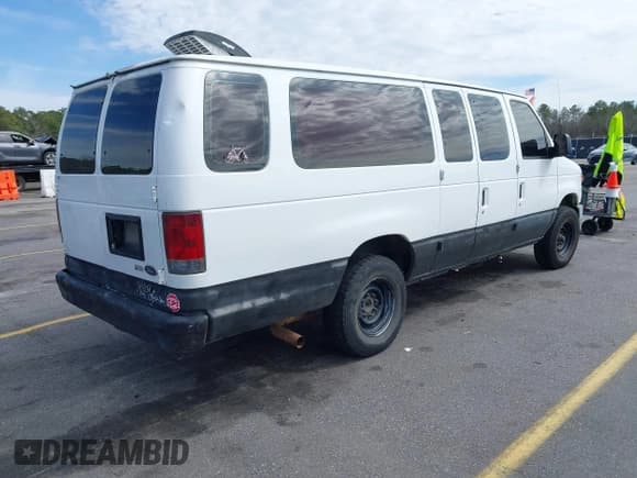 ✅ 2010 Ford Econoline Passenger XL • VIN: 1FBSS3BL9ADA46789 • Лот: 41758794. Опубликован ранее на IAAI с пробегом 236 880 миль. Бесплатный доступ к архиву аукционных продаж из США и подробный отчёт об истории автомобиля на DreamBid. Изображение 4.
