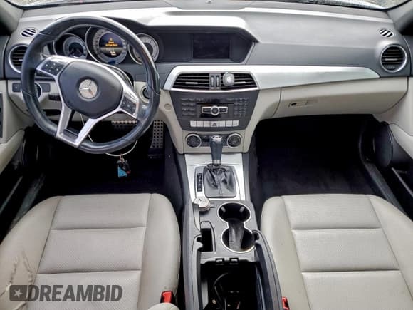 ✅ 2014 Mercedes-Benz C 250 Sport • VIN: WDDGF4HB0EA959111 • Лот: 94277425. Опубликован ранее на Copart с пробегом 124 737 миль. Бесплатный доступ к архиву аукционных продаж из США и подробный отчёт об истории автомобиля на DreamBid. Изображение 8.