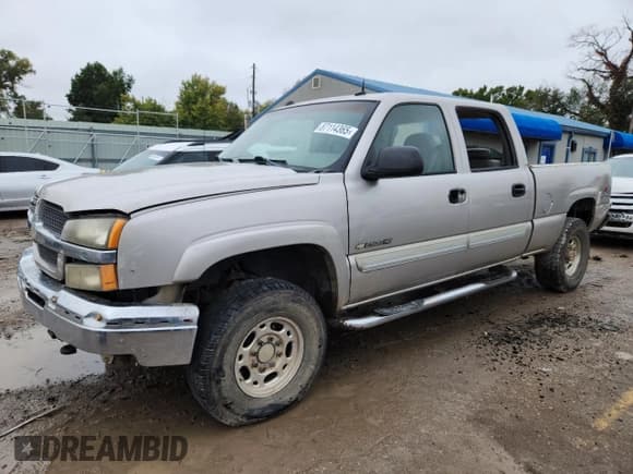 ✅ 2004 Chevrolet Silverado 2500HD LS • VIN: 1GCHK23U64F150771 • Lot: 87114365. Wystawiony na Copart z przebiegiem Nie podano. Bezpłatny archiwum sprzedaży aukcyjnych z USA i szczegółowy raport historii pojazdu na DreamBid. Zdjęcie 1.