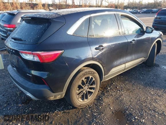 ✅ 2021 Ford Escape SE • VIN: 1FMCU9G65MUA38267 • Lot: 43658433. Listed on IAAI with 77,641 mi. Free auction sales archive from the USA and detailed vehicle history report at DreamBid. Image 4.