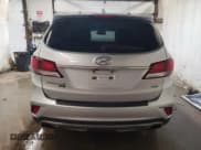 ✅ 2019 Hyundai Santa Fe SE • VIN: KM8SNDHF9KU303778 • Lot: 64267313. Wystawiony na Copart z przebiegiem 125 410 mil. Bezpłatny archiwum sprzedaży aukcyjnych z USA i szczegółowy raport historii pojazdu na DreamBid. Zdjęcie 6.