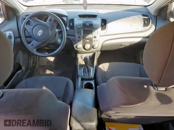 ✅ 2013 Kia Forte EX • VIN: KNAFU4A22D5732416 • Lot: 91218635. Wystawiony na Copart z przebiegiem 143 330 mil. Bezpłatny archiwum sprzedaży aukcyjnych z USA i szczegółowy raport historii pojazdu na DreamBid. Zdjęcie 8.