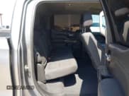 ✅ 2021 Chevrolet Silverado 1500 RST • VIN: 1GCPWDEDXMZ404120 • Lot: 41966224. Wystawiony na IAAI z przebiegiem 141 668 mil. Bezpłatny archiwum sprzedaży aukcyjnych z USA i szczegółowy raport historii pojazdu na DreamBid. Zdjęcie 8.