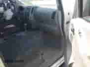 2014 Nissan Frontier Desert Runner z VIN 1N6AD0ER1EN768304, wystawiony jako IAAI lot #43281195 z przebiegiem 115 362 mil mil oraz . Historia ofert i sprzedaży dostępna na DreamBid. Obrazek 5.