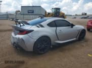 ✅ 2024 Toyota 86 Premium • VIN: JF1ZNBE10R9760496 • Lot: 66363925. Wystawiony na Copart z przebiegiem 13 044 mil. Bezpłatny archiwum sprzedaży aukcyjnych z USA i szczegółowy raport historii pojazdu na DreamBid. Zdjęcie 3.