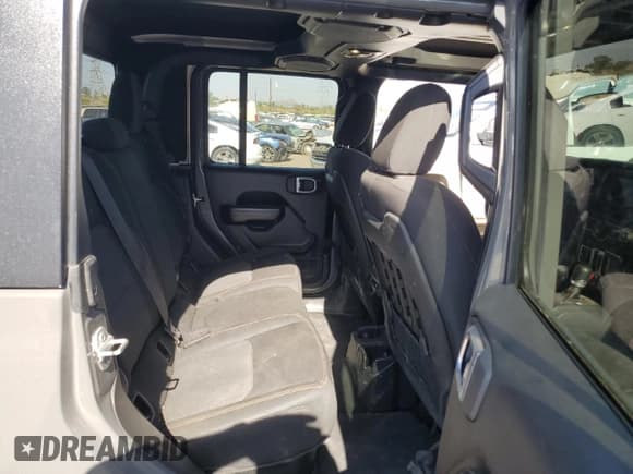 ✅ 2021 Jeep Gladiator Mojave • VIN: 1C6JJTEG4ML587372 • Lot: 56418025. Listed on Copart with 91,121 mi. Free auction sales archive from the USA and detailed vehicle history report at DreamBid. Image 10.
