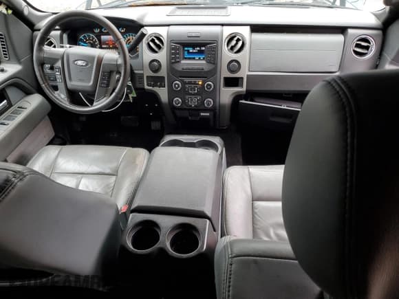 ✅ 2014 Ford F-150 XL • VIN: 1FTFW1EFXEFA92508 • Lot: 90027765. Wystawiony na Copart z przebiegiem 309 283 mil. Bezpłatny archiwum sprzedaży aukcyjnych z USA i szczegółowy raport historii pojazdu na DreamBid. Zdjęcie 8.