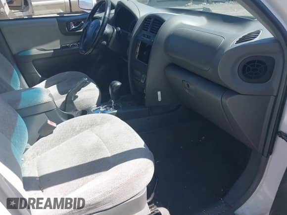 2005 Hyundai Santa Fe GLS z VIN KM8SC73E85U899914, wystawiony jako IAAI lot #42236493 z przebiegiem 237 502 mil mil oraz . Historia ofert i sprzedaży dostępna na DreamBid. Obrazek 5.