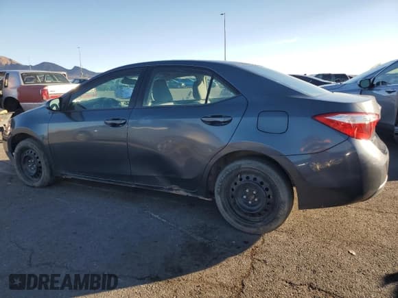 ✅ 2015 Toyota Corolla LE • VIN: 5YFBURHE1FP346672 • Лот: 86696295. Опубликован ранее на Copart с пробегом 62 039 миль. Бесплатный доступ к архиву аукционных продаж из США и подробный отчёт об истории автомобиля на DreamBid. Изображение 2.