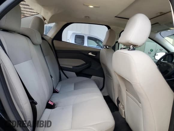 ✅ 2015 Ford Focus SE • VIN: 1FADP3F29FL333351 • Lot: 60460805. Listed on Copart with 68,533 mi. Free auction sales archive from the USA and detailed vehicle history report at DreamBid. Image 10.